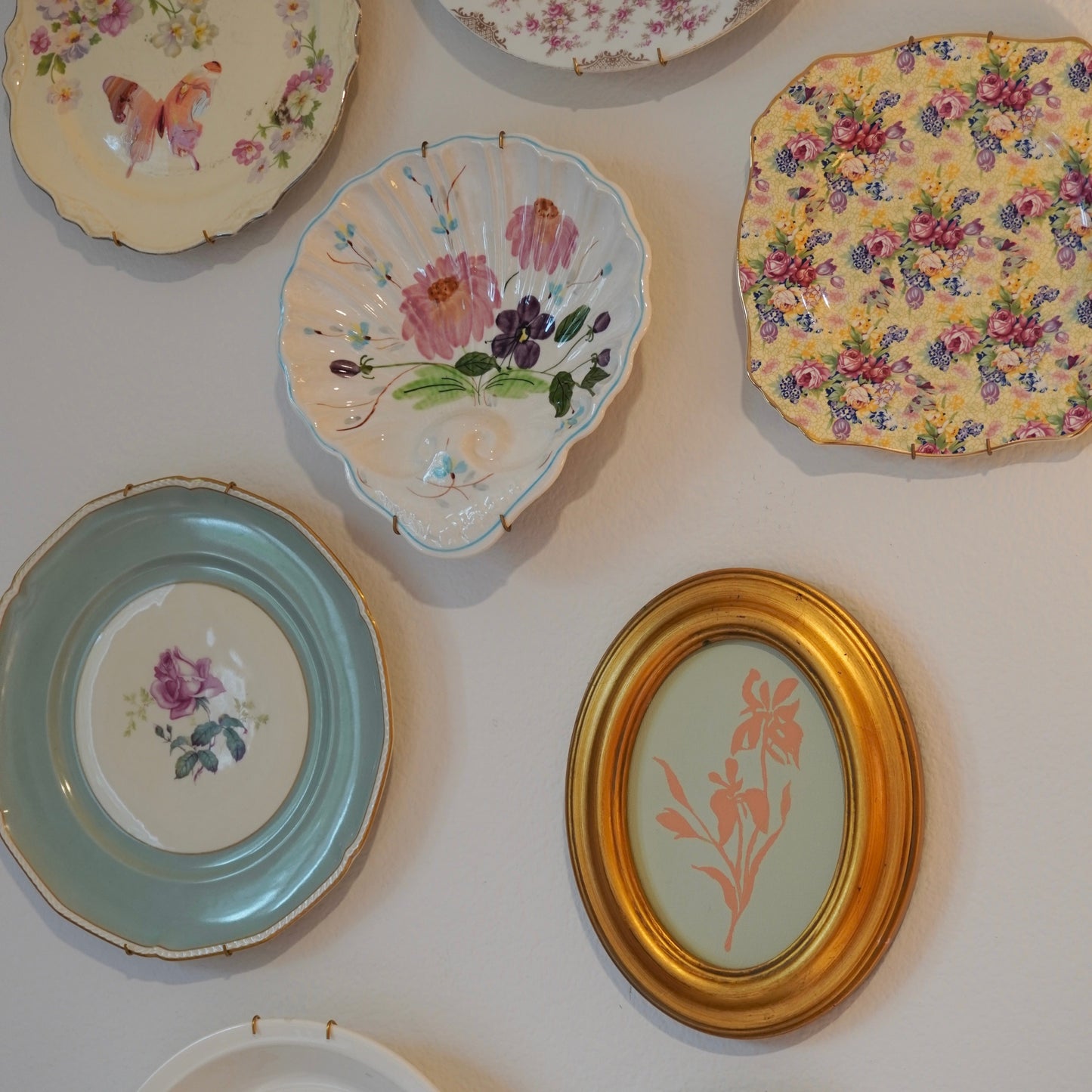 Sage & Blush Iris Silhouette